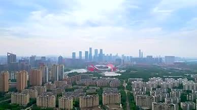 南京城市地标奥林匹克体育中心运动场航拍视频的预览图